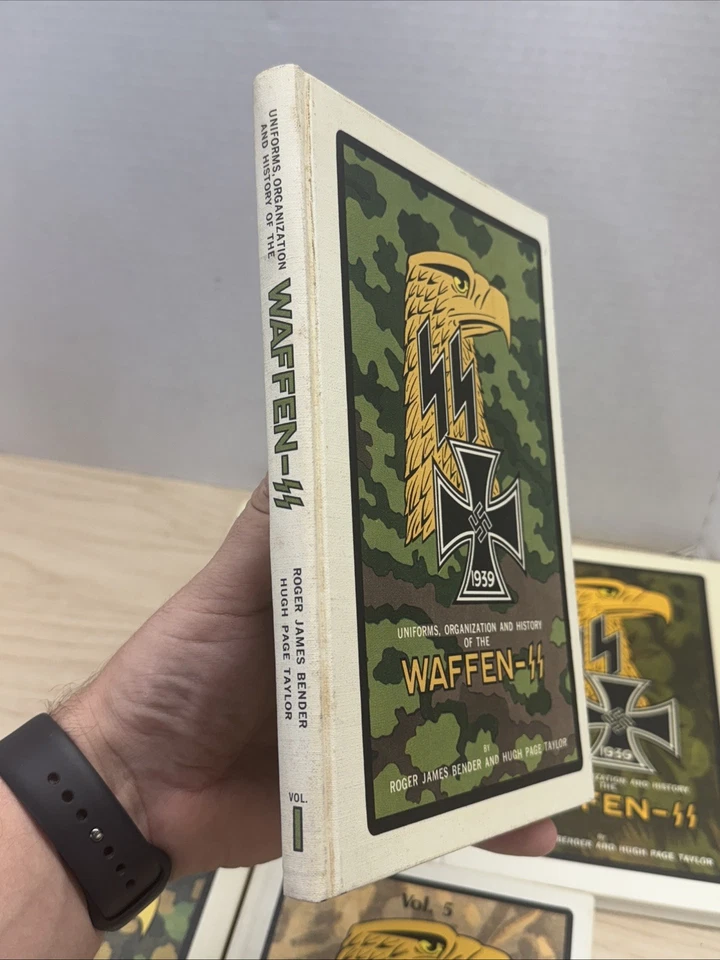 Volumes 1-5 WWII German Army & History of Waffen SS Uniforms Books 1st Editions Foto 3 de 4