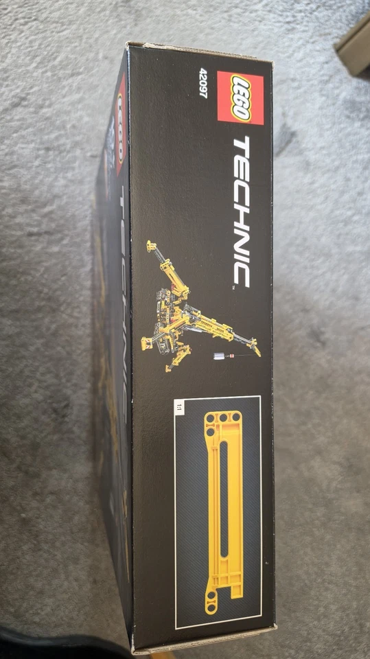 LEGO Technic 42097 Compact Crawler Crane, photo 3 of 5