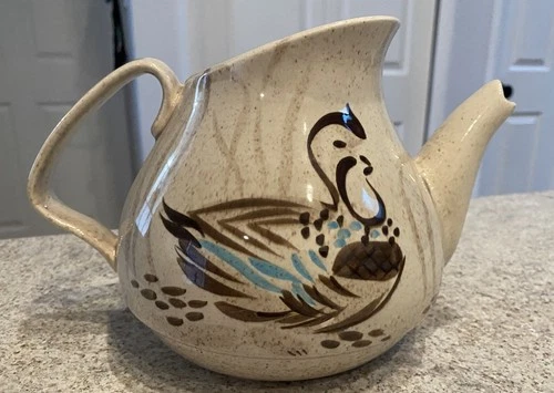 Vtg Red Wing Bob White Quail Tea or Coffee Pot -6 cup No Chips!