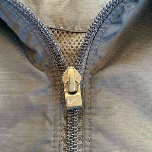 Vintage Nike Vented Full Zip Windbreaker Jacket Mens M Spell Out Grey White - Picture 6 of 9