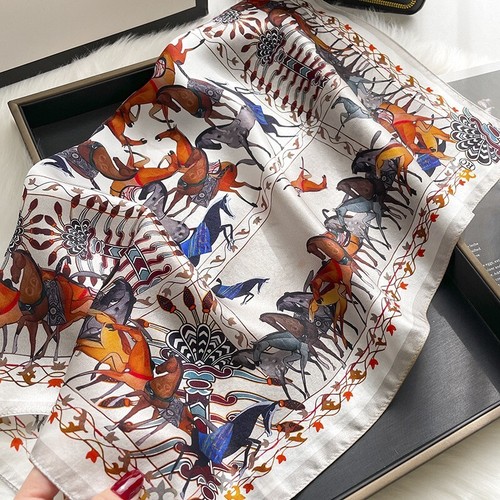 100 % Seide 20 Zoll kleiner quadratischer Schal Damen Halstuch Bandana weiß Pferdemuster - Bild 4 von 9