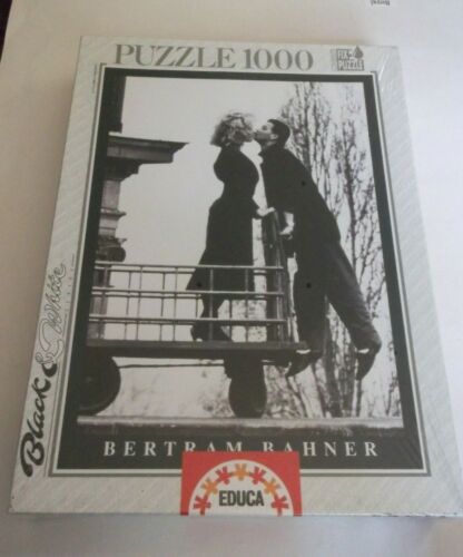 Bertram Bahner 1000 Pc Educa Black & White Kissing Balcony Puzzle Lovers - 第 1/3 張圖片