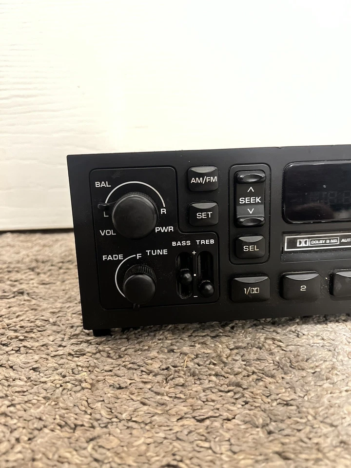 🚗 Radio casete AM FM Dodge Chrysler Jeep Ram 1984-2001 🚗 Foto 2 de 4