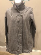 Lululemon size 4 gray 2 snap Wrap jacket 2 pockets thumb holes longer jacket