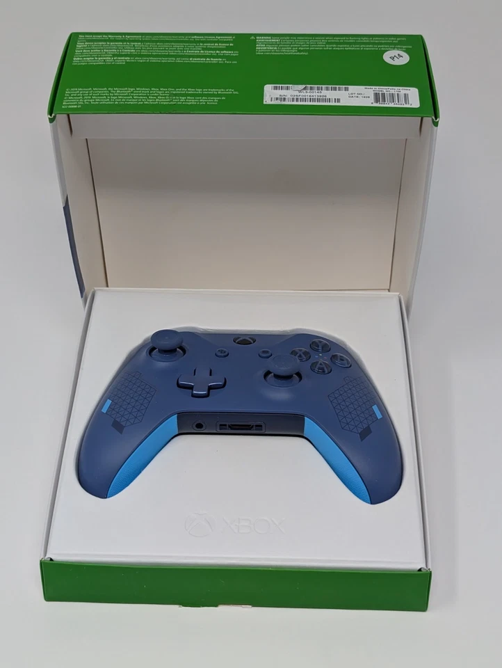 Microsoft Xbox One Wireless Special Edition Controller Sport Blue - CIB - Image 4 of 4