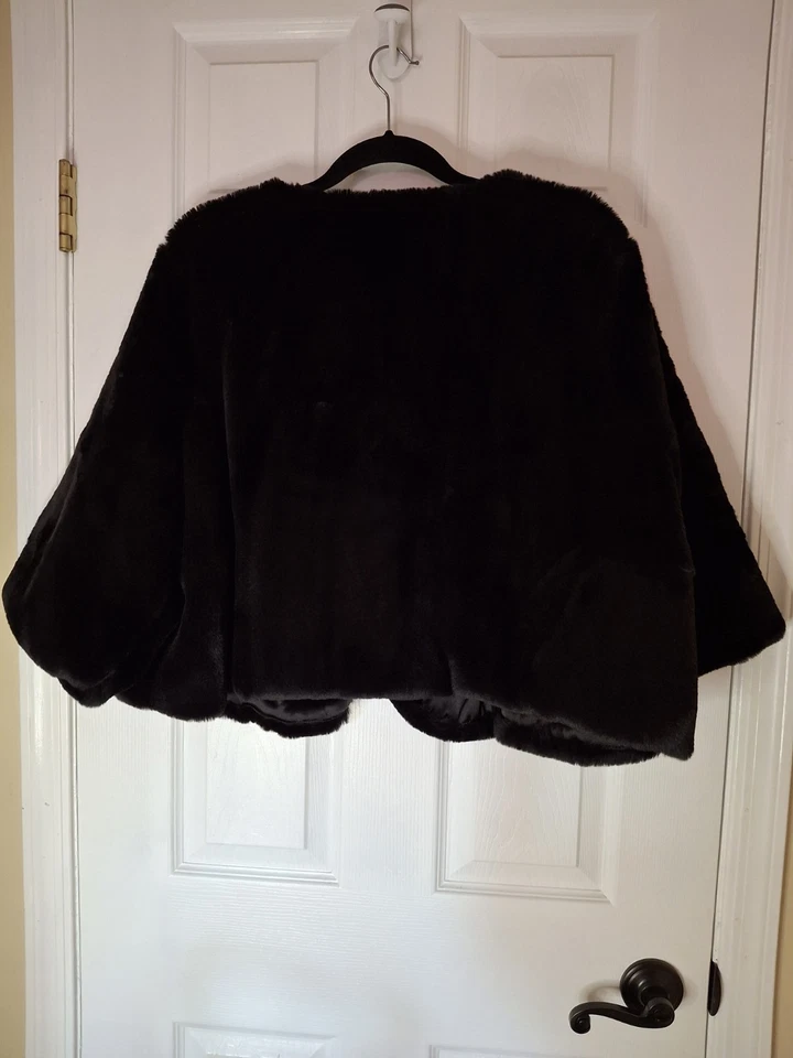 Hannity Gorgeous Black Soft Short Cape Size 3X W Bling Catch - Image 2 of 4
