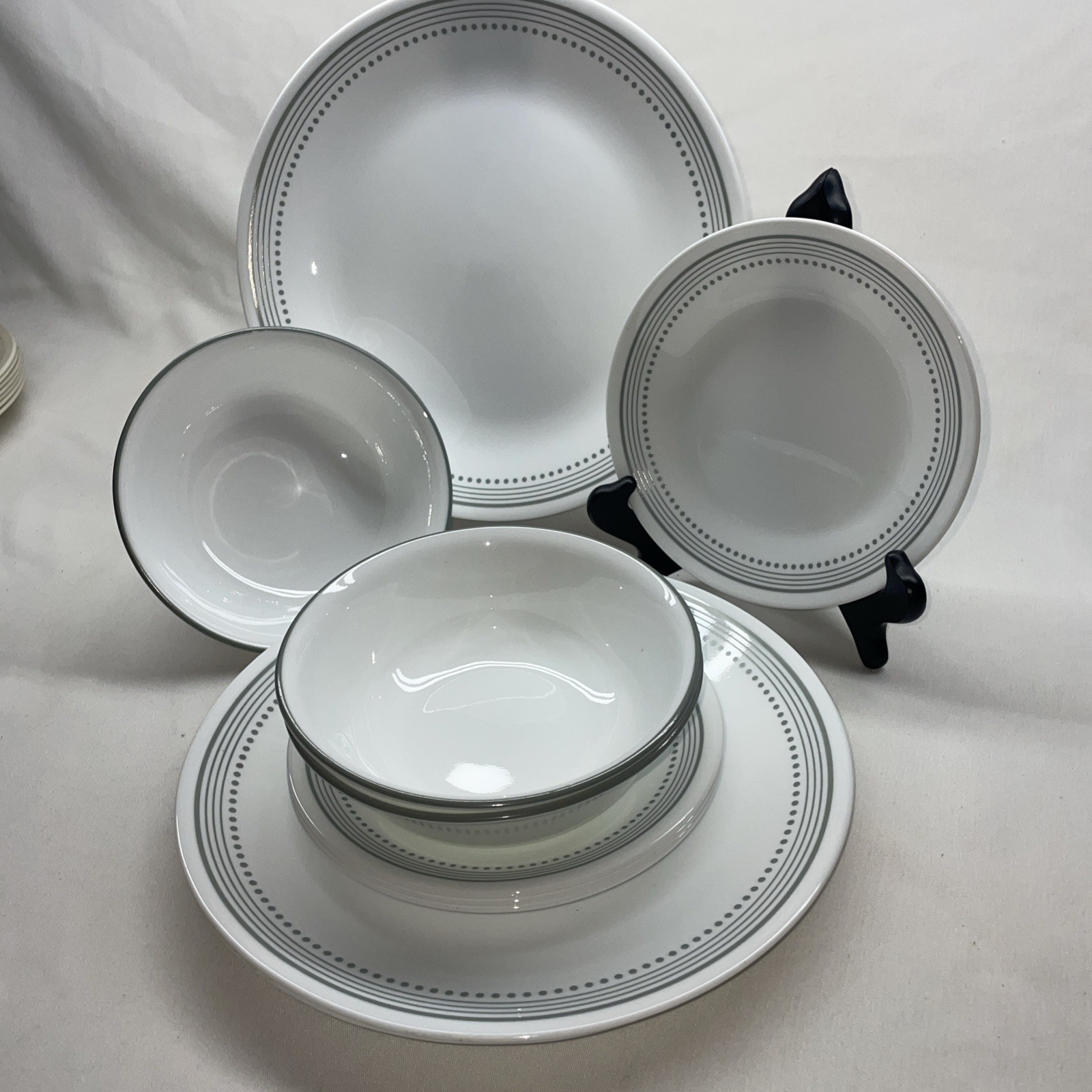 10 PC Corelle City Block (3) Dinner (4) Bread/Dessert (3) Ce