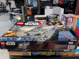 LEGO Star Wars: Kylo Ren's Command Shuttle (75104)