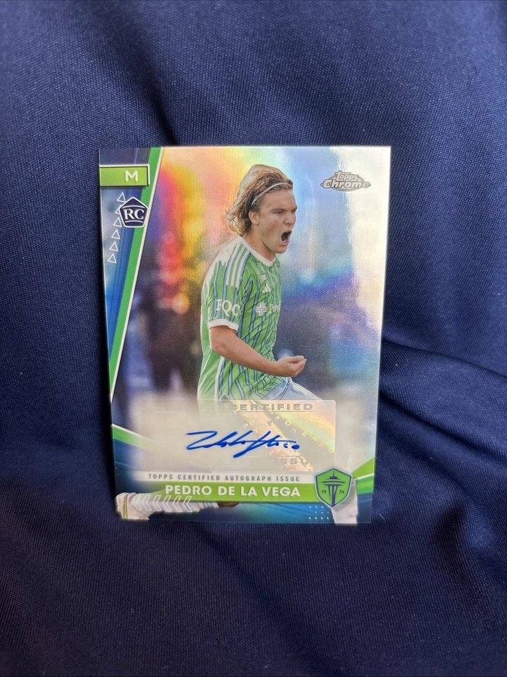2024 Topps Chrome MLS Auto CA-PV PEDRO DE LA VEGA Autograph Seattle Sounders RC - Image 2 of 3