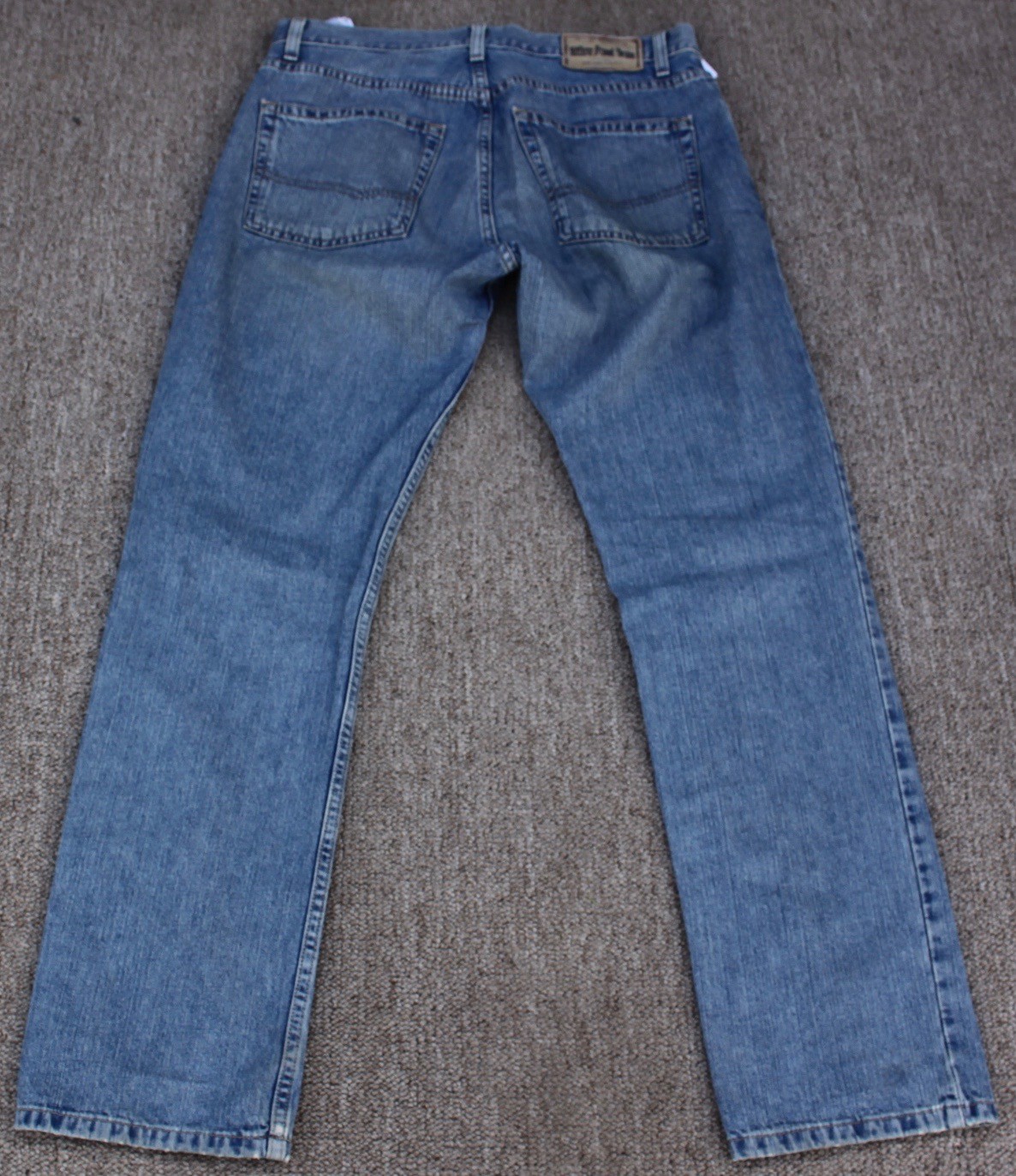 Hilfiger Classic Straight Jean Pants for men/Boys - W31 X L32. TAG NO. 290k