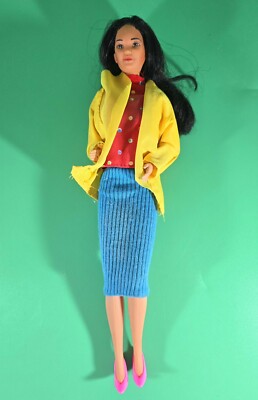 1990 Mattel Barbie United Colors Benetton KIRA 9409 Asian Fashion