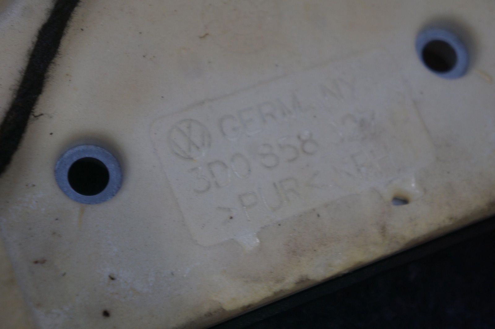 Steering Column Cover OEM 3D0858627 Bentley Continental Flying Spur 06-12 *Note
