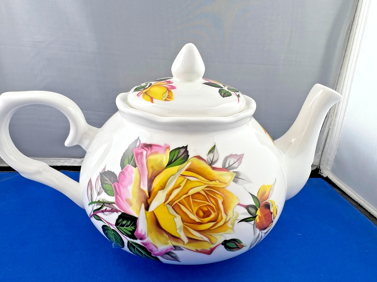 PEACE ROSE  FINE BONE CHINA MADE ENGLAND ADDERLEY  TEAPOT 6 CUP 44oz NEW