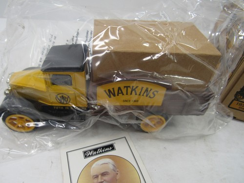 Vtg 1998 Ertl Bank 1931 Hawkeye Truck Die-Cast Metal WATKINS Delivery New In Box - Picture 17 of 17