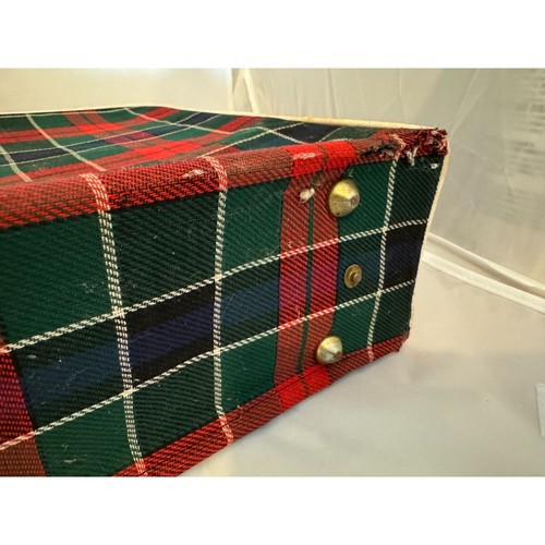 Air Madagascar, Small Travel Suitcase. Madras Plaid Zips around- circA 1960s - Picture 4 of 6