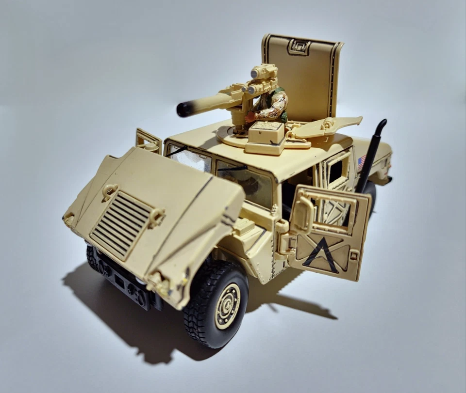 Juguetes siglo XXI/Fuerzas del Valor Humvee escala 1:32 Foto 2 de 4