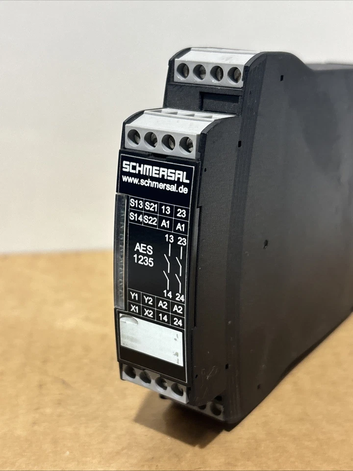 SCHMERSAL AES 1235 Ue 24 VDC - Photo 4/4