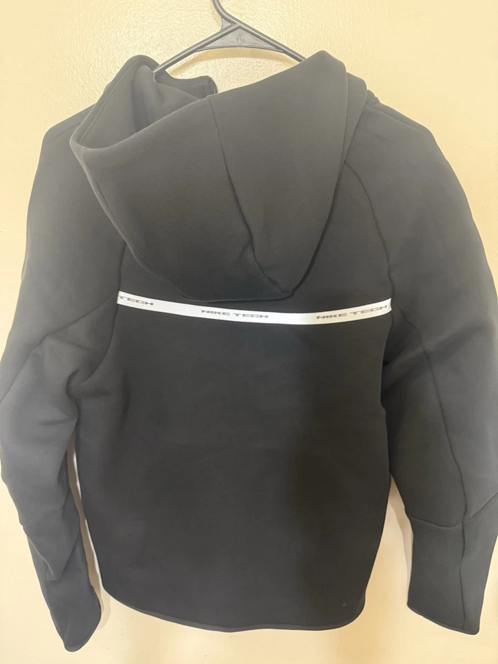 Chaqueta cortavientos polar con cremallera completa Nike Tech para hombre con detalles reflectantes talla S Foto 3 de 4