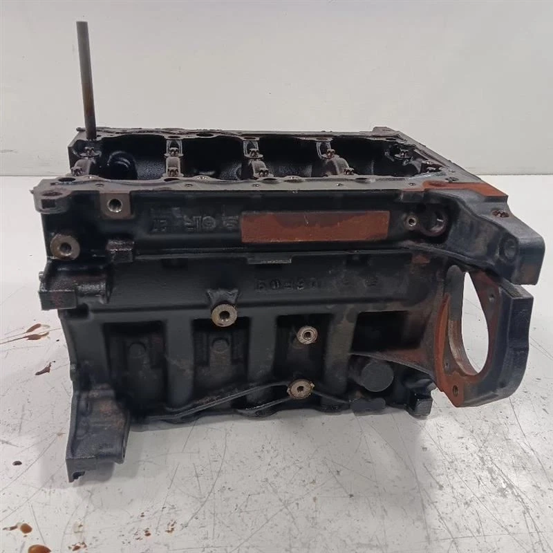 Bloque de cilindros del motor Buick Encore desnudo 2017 2018 2019 2020 Foto 3 de 4