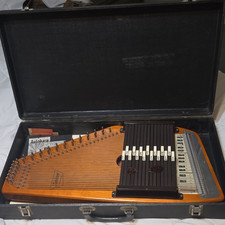 Oscar Schmidt Autoharp Natural Brown with Hard Case, Picks, Instruction Booklet