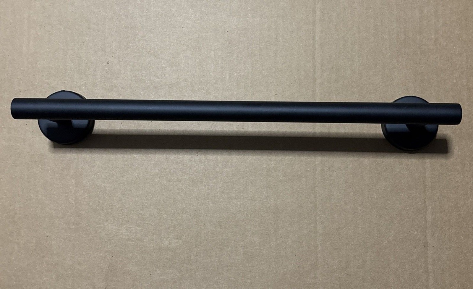 16” Matte Black Towel Hanging Rod With Brackets No Box