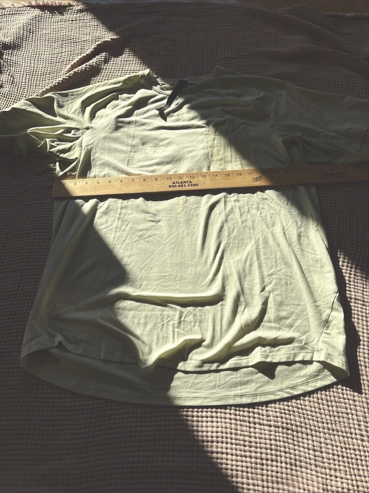 Lululemon Shirt Adult XL Light Green Ventilated Hiking Tee Pocket Lightweight