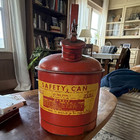 Vintage Eagle Manufacturing Co. Red Metal Safety Can 1 Gallon Gas & Oil Can — photo 1