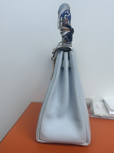 HERMÈS Kelly 25 cm Retourne Handbag in Bleu Brume Swift leather, Full Set - Bild 10 von 24