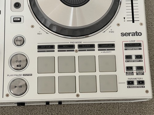 Pioneer DDJ-SX-W weiß 4-Kanal Serato DJ Controller Performance Pads getestet - Bild 16 von 24