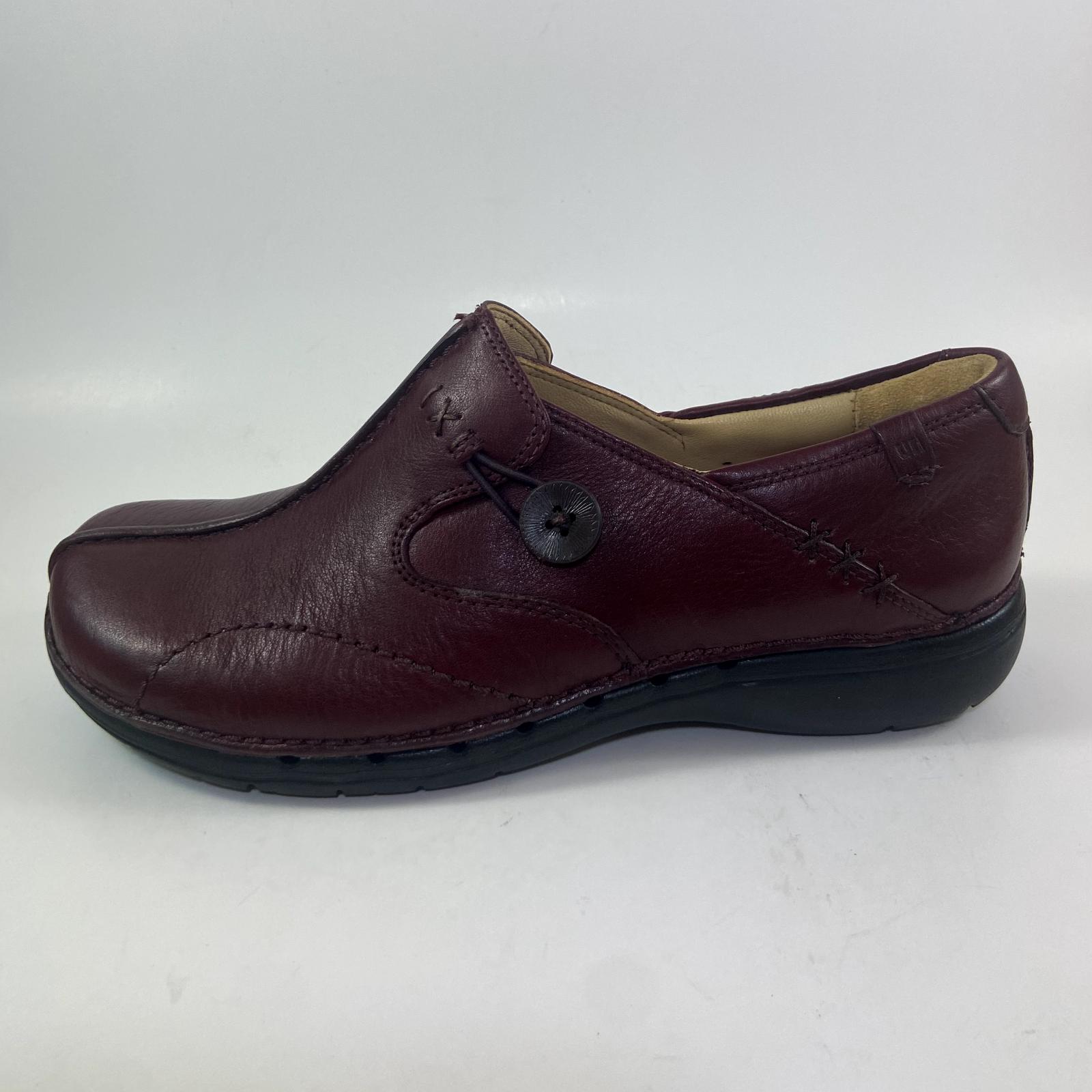 Clarks Unstructured un.loop in Wine Size 7.5M Comfort Loafer New in Box NIB