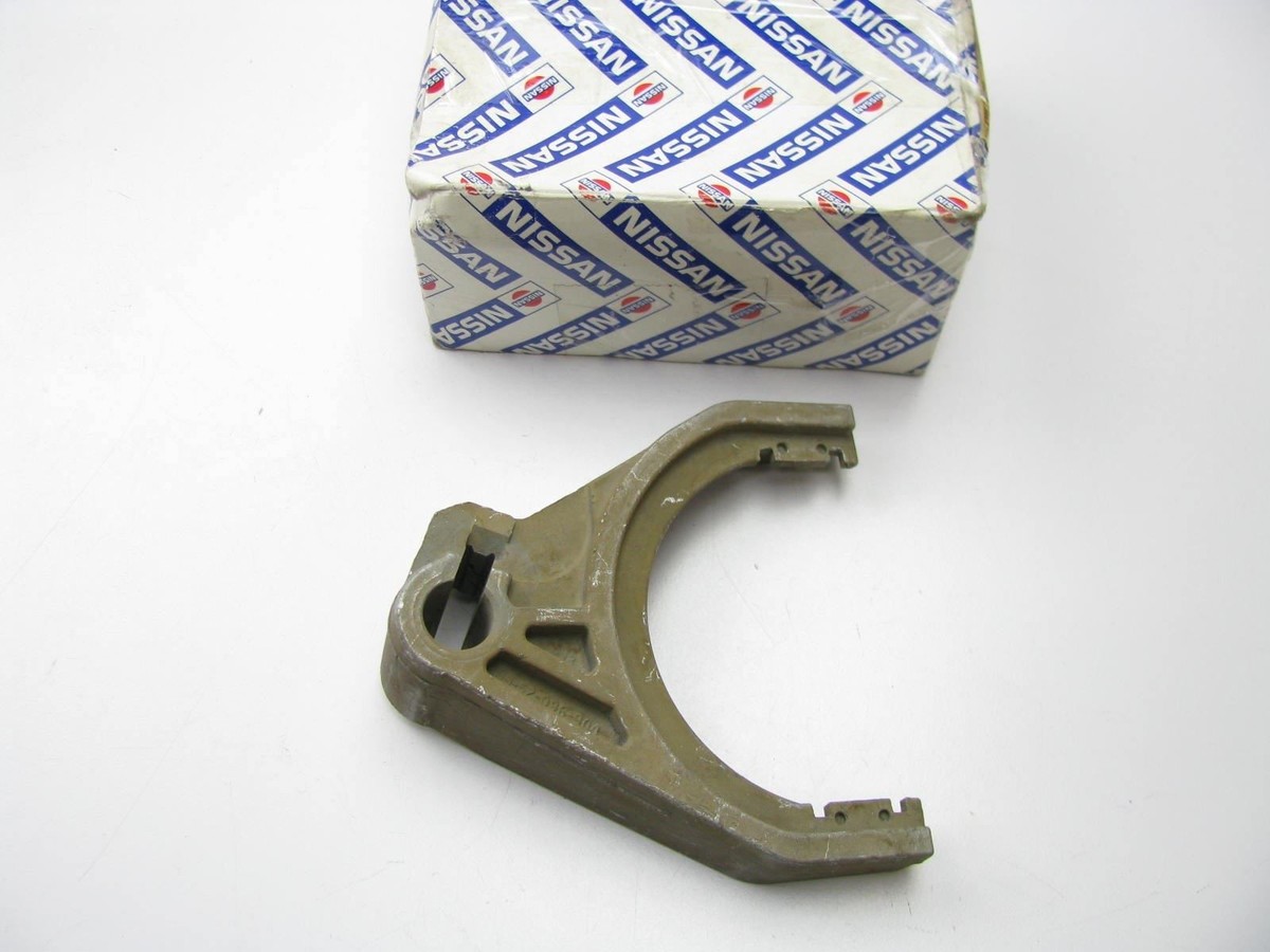 NEW Transmission 3rd 4th Shift Fork For 82-83 Datsun 280zx Z31