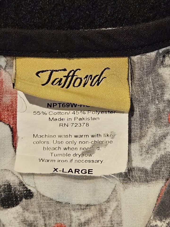 Tafford Women’s Santa Claus Christmas Scrub Top Set Size XL - Image 2 of 4