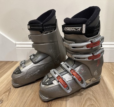 Womens Downhill Ski Boots NORDICA EASY MOVE 8 - size 25 25.5 Mondo / 8 US (USED)