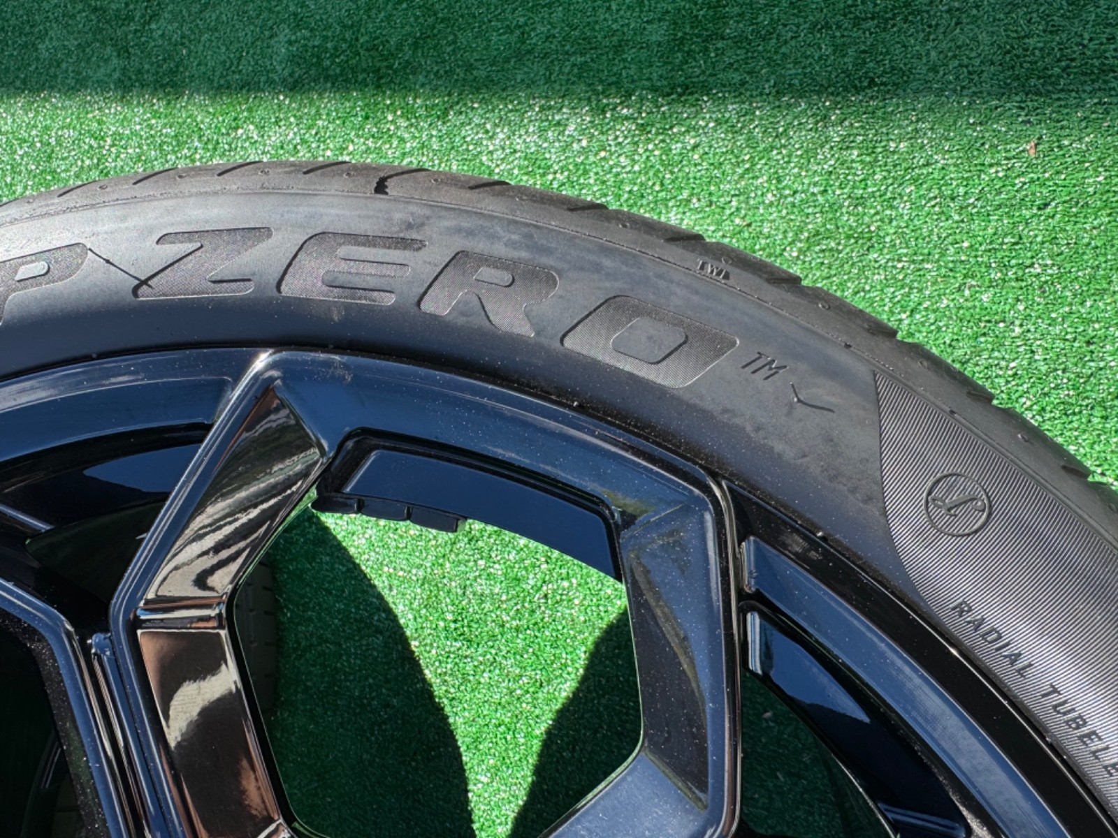 Lamborghini  Tecnica Huracan Black Forged OEM Wheels 60th Anniversary Rare
