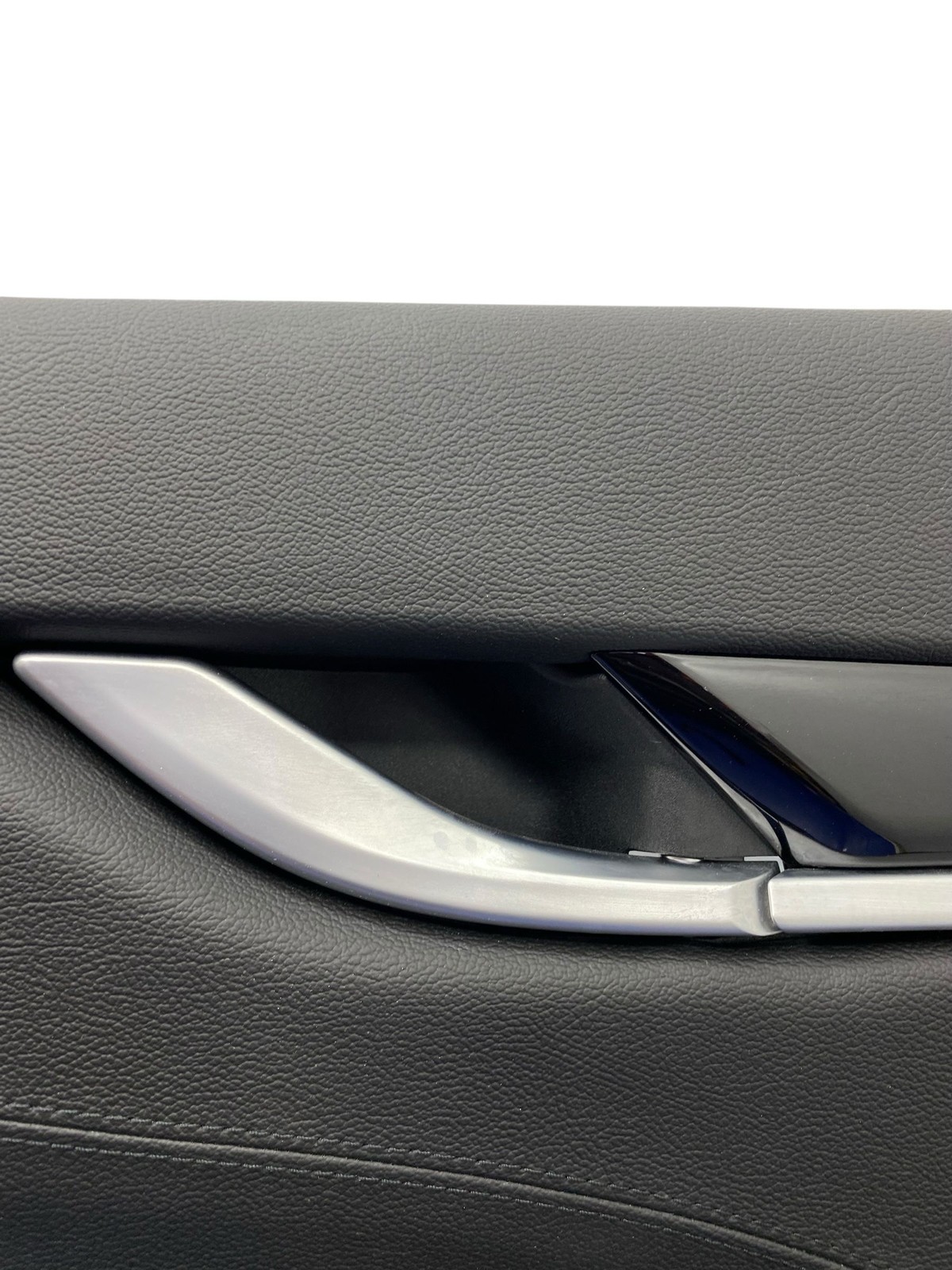2017-2022 MASERATI LEVANTE M161 REAR PASSENGER SIDE INNER DOOR PANEL TRIM BLACK