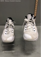 Nike LeBron Witness 5 White Black Basketball Shoes Size 10.5