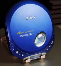 Beautiful RARE Colour Sony D-E350 CD Walkman   G-Protection   MEGA Bass 
