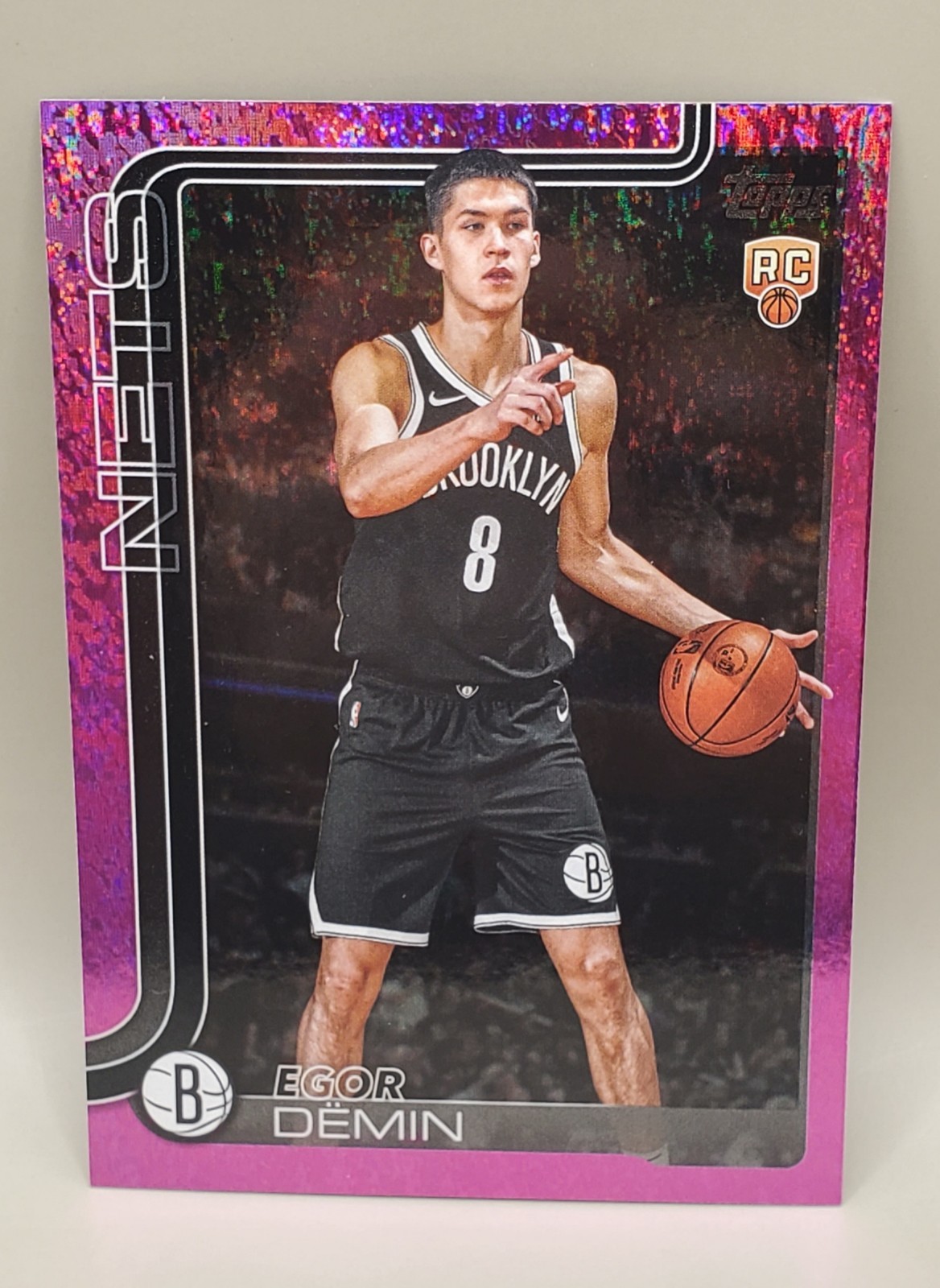 Egor Demin 🦩Pink Holo Foil RC PR~1000 🦩2025-26 Topps Basketball #208 NETS