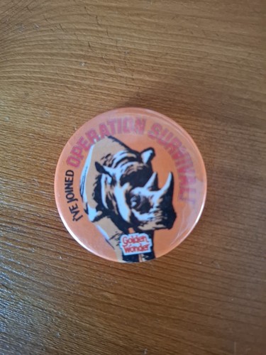 Vintage Golden Wonder Badges Operation Survival - Picture 5 of 6