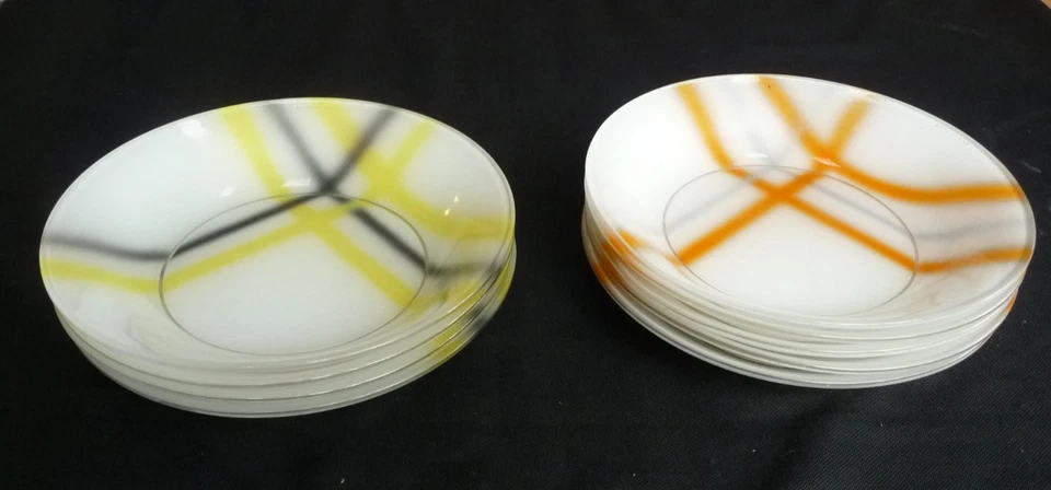 Assiettes creuses DURALEX - vintage, arcopal - raies 5 en orange + 4 jaune/noir - Photo 2/4