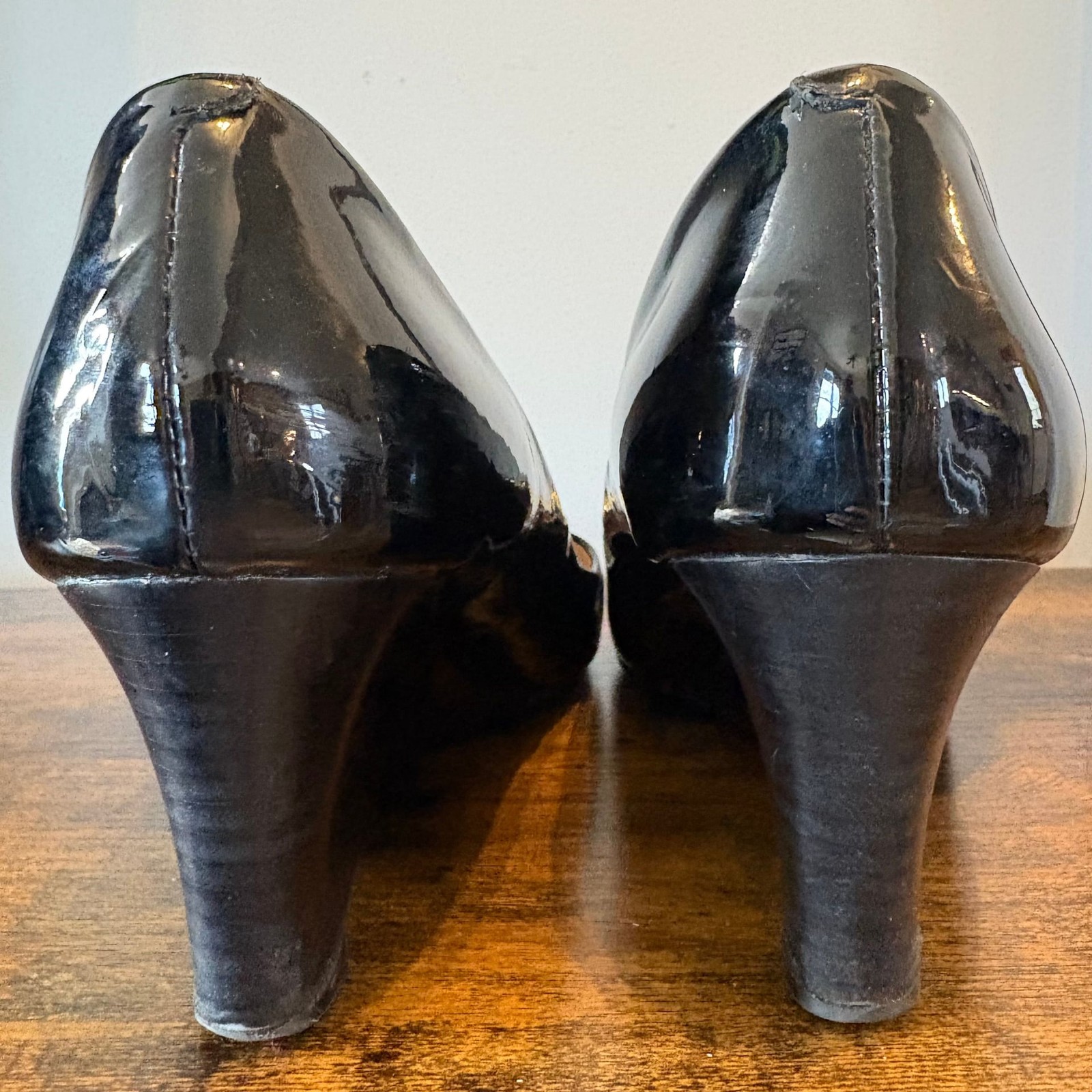 Tory Burch Black Patent Logo Wedge Pumps Size 7.5 Classic Heels thumbnail 7