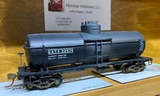 Walthers 8,000 gallon tankcar GATX #22574 Built/Weathered HO Scale