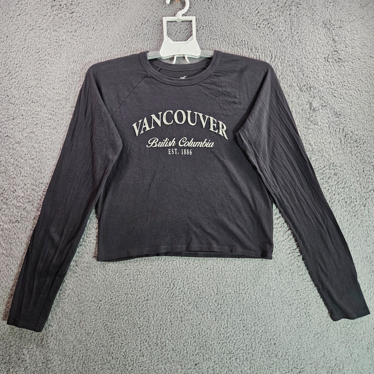 Hollister Cropped Tee Top Women Medium Vancouver Long Sleeve