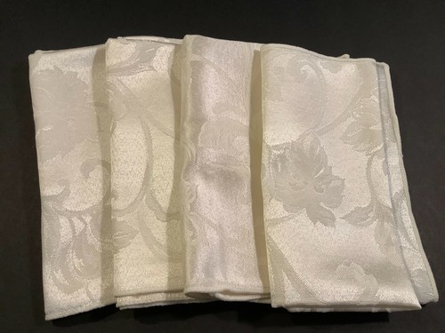 Set of 4 Vintage White Floral Damask Cloth Dinner Napkins - Picture 2 of 5