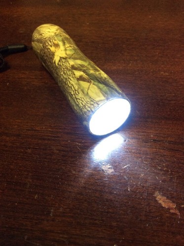 Camouflage LED Metal Mini Flashlight Uses 3 AAA Batteries GnusedTools - Picture 4 of 10