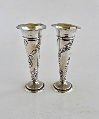 Coppia di vasi ponderati in argento sterling con bocciolo a tromba alti 5,0” vintage 1902 - Foto 2 di 5