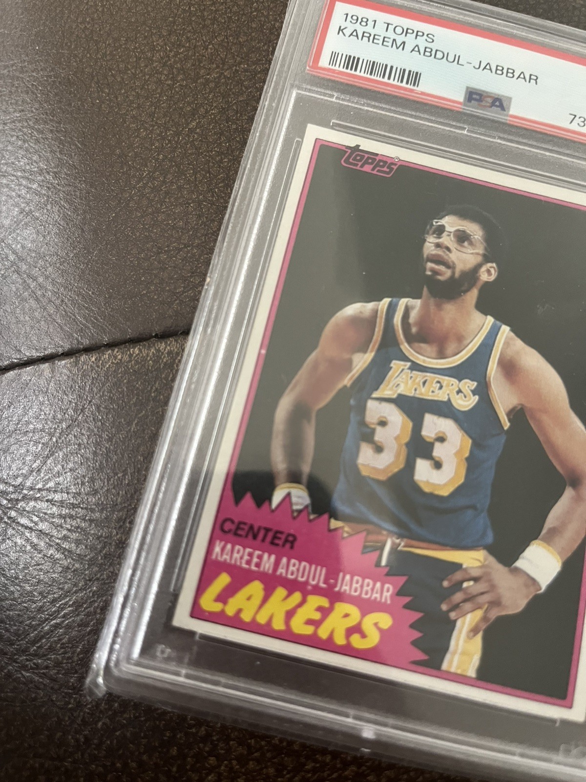 Topps 1981-82 Kareem Abdul-Jabbar Los Angeles Lakers #20 PSA 8 Graded view 4