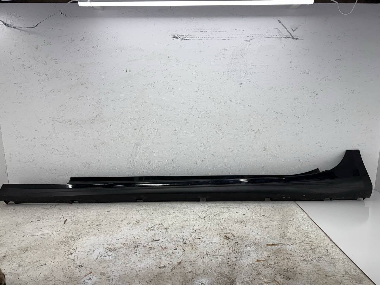 2014-2019 MASERATI GHIBLI SQ4 LEFT DRIVER SIDE SKIRT ROCKER PANEL MAROON...