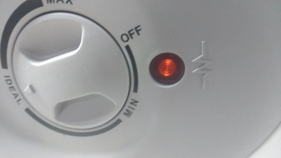 Bosch ES4 4 Gal Tank Capacity 120VAC 1440W Point-of-Use Water Heater - Image 3 of 4