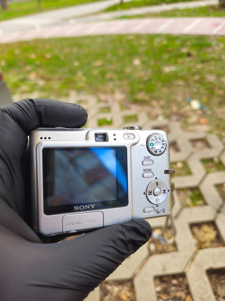 Sony Cyber-shot DSC-W35 7.2MP Digital Camera - Silver for sale